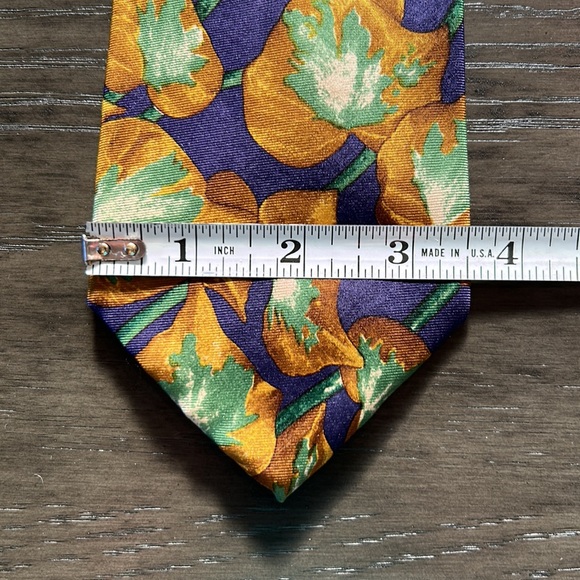 Yves Saint Laurent 100% Silk Neck Tie Imported from Italy Made in the USA - Picture 2 of 4